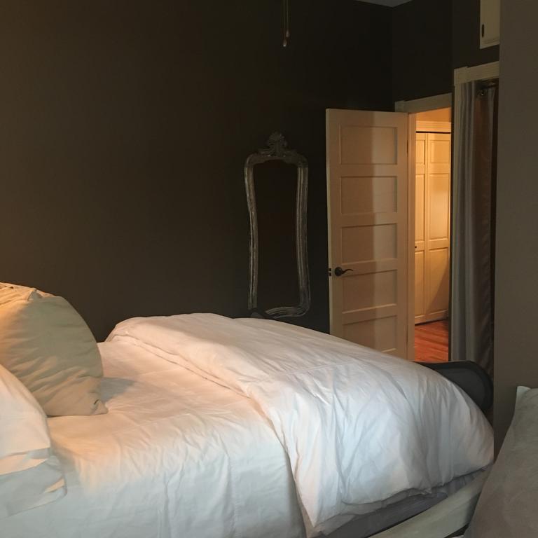 Kara'S Kottages Bed & Breakfast Каламазу Екстериор снимка